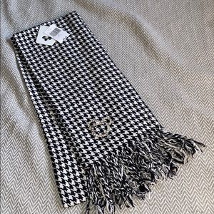 NEW🏷 BOGO SALE DISNEY SCARF